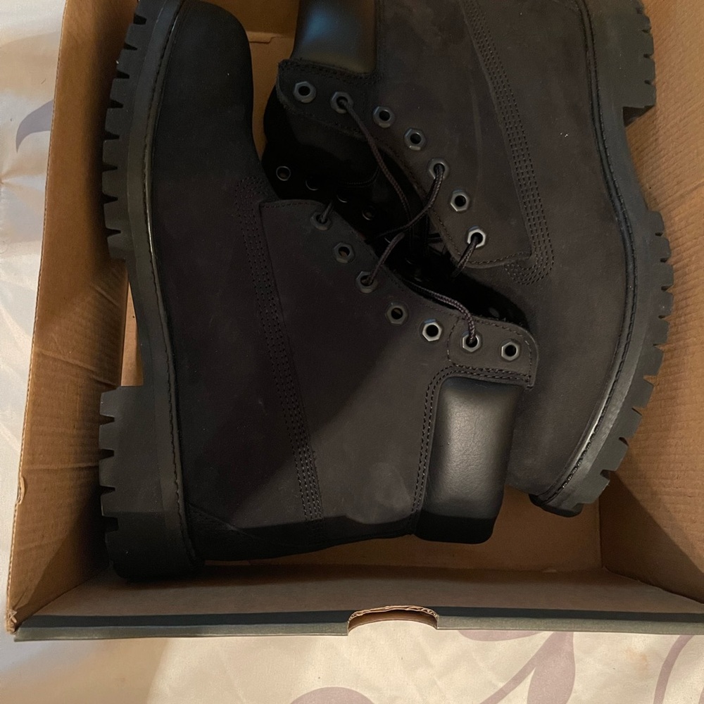 BRAND NEW TIMBERLAND BOOTS